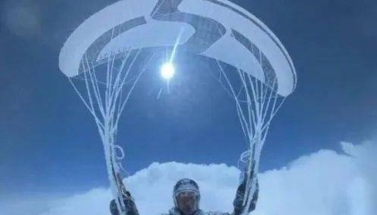 被“吸”上8000多米高空后，男子奇迹生还！相关部门已介入调查
