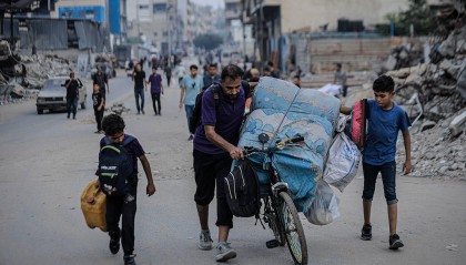 以色列猛攻加沙之际，哈马斯领导人赴开罗寻求重启停火会谈