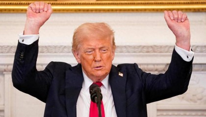 中国政府绝不会坐视不理,长和若执意卖港,中方必将果断出手干预