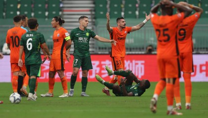 踢人染红致惨败!云南玉昆:布尔克损害球队利益罚款10万