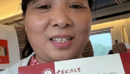 一位54岁的阿姨,用30年考上了北京的研究生