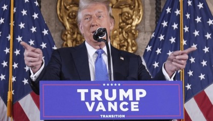 特朗普重磅表态，调停俄乌冲突剧本曝光，全世界都没料到，欧洲彻底傻眼