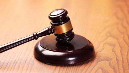 女孩饮酒后坠楼身亡,家属索赔近60万 4名共饮者一审被判赔19万元