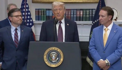 征收25%关税!特朗普再挥关税大棒:可优惠,但需“对等”