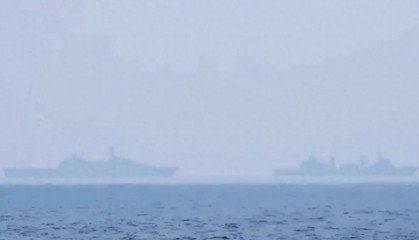 解放军四面围岛,战机规模倍增!台军演遭遇空前挑战,美国航母南下紧急应对