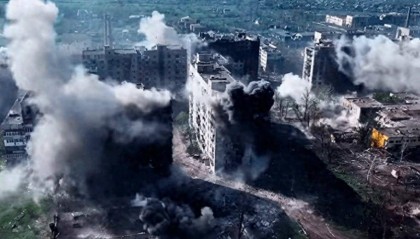 俄军抵达郊区却不攻城,有人发现不对劲:红军城只是一个“诱饵”