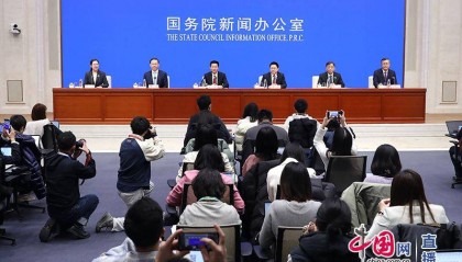 证监会主席:今年将进一步降低基金销售费率,预计每年可为投资者节约450亿元