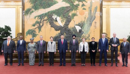 习近平会见主要国际经济组织负责人