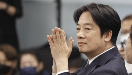 两岸大事谈妥!大陆2份邀请发往台湾地区,微妙时刻,美专机降落北京