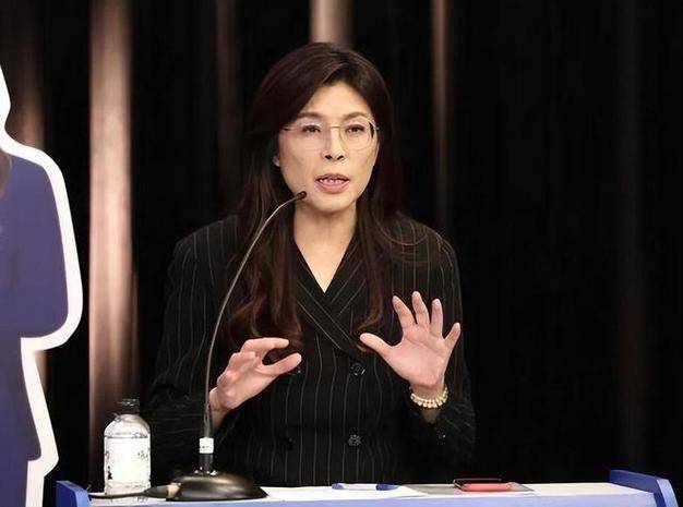 两岸关系要变天?登机赴京前,郑丽文团队核心人员确定,朱立伦回应特殊,不准打破惯例!民进党当局急也晚了