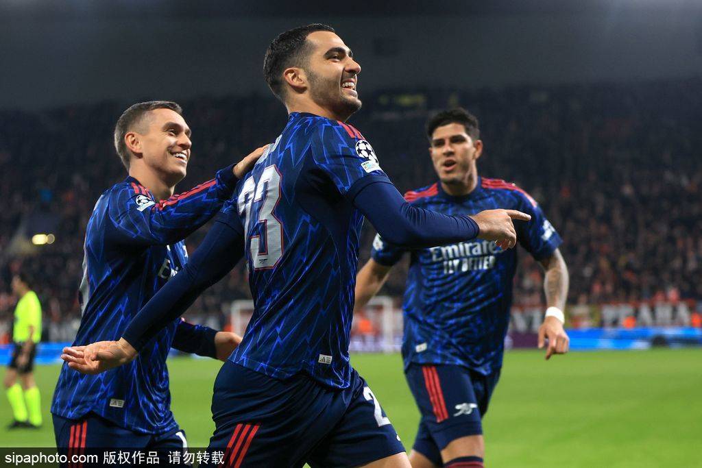 观战台：热刺战曼联+曼城火拼利物浦 拜仁冲击17连胜