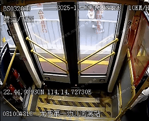 “深圳公交放慢车速等奔跑母子”全网刷屏,司机找到了